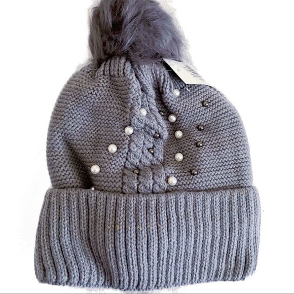 🛍🆕EMBELLISHED GRAY KNIT BEANIE HAT - Picture 2 of 3